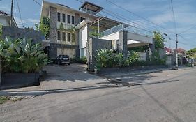 Reddoorz Plus Near Cambridge City Square 2 Medan