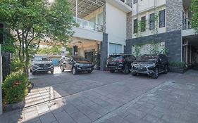 Reddoorz Plus Near Cambridge City Square 2 Medan